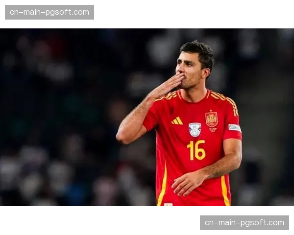 曼城中场罗德里专访:谈论在单后腰位置上阅读比赛的能力 曼城中场罗德里专访:谈论在单后腰位置上阅读比赛的能力